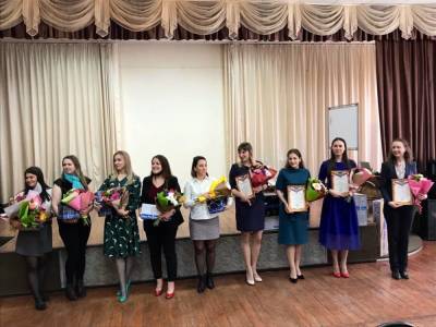 В Тихвине наградили лучших молодых учителей года
