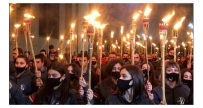 Ежегодное факельное шествие памяти проходит в Ереване - видео
