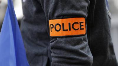 Франция: сотрудницу полиции зарезали на рабочем месте