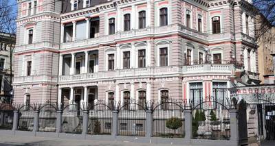 Посольство РФ: высылка дипломатов из Латвии негативно скажется на отношениях двух стран
