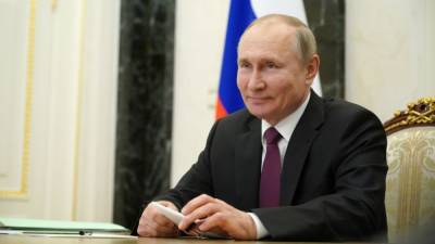 Владимир Путин утвердил дни с 1 по 10 мая нерабочими