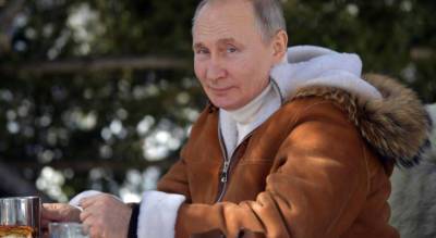 Путин подписал указ о дополнительных выходных в мае с сохранением зарплаты