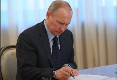 Теперь официально: Путин подписал указ о нерабочих днях между майскими праздниками