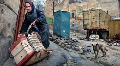 Число бедняков по итогам 2020 года подсчитали в России