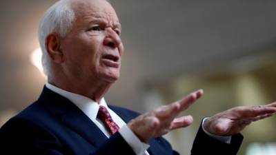 Сенаторы США призвали ввести санкции против Абрамовича, Шувалова, Усманова
