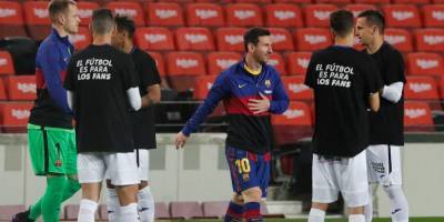 Игроки испанского клуба устроили чемпионский коридор Барселоне в футболках с критикой Суперлиги — фото