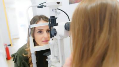 Аглая Чайковская - Офтальмолог Майчук объяснил причину покраснения глаз - politros.com