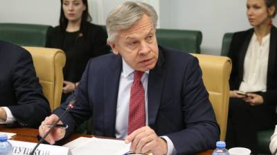 Пушков указал на отсутствие смысла в переговорах с Зеленским