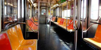 «Секретный бар» в метро Нью-Йорка предлагает отдохнуть от городской суеты