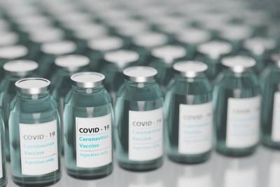 Китай создает вакцину, эффективную при различных мутациях COVID-19