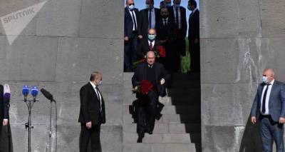 Премьер-министр и президент Армении посетили Цицернакаберд. Фото