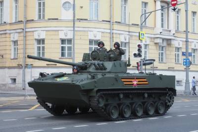 Принимающая участие в параде Победы военная техника прибыла в Москву из Алабина
