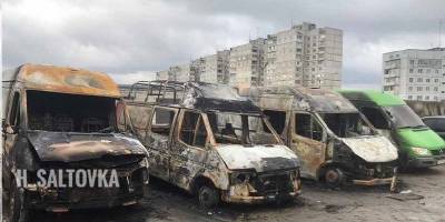 Харьков пожар на Солнечной - сгорели три микроавтобуса, пострадал мужчина – фото - ТЕЛЕГРАФ
