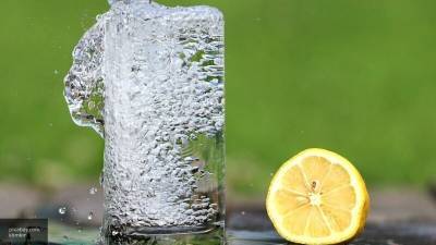 Биохимик рассказала, какую воду полезнее пить: кипяченую или фильтрованную