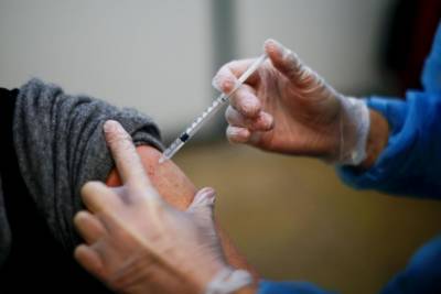 Первую дозу вакцины от коронавируса получили уже более полумиллиона украинцев