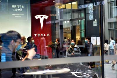 Китайские власти и СМИ раскритиковали Tesla после жалобы клиентки