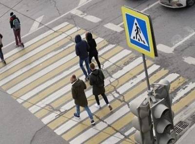 В каком случае пешеход имеет преимущество на «зебре»: водителям сделали важное пояснение