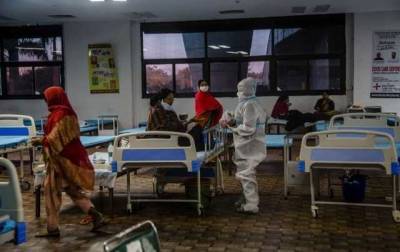 В Индии в COVID-больницах не хватает кислорода: врачи грозятся не принимать больных