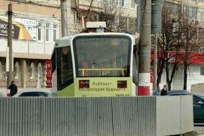 В Ульяновске трамвай протаранил световую опору