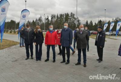 Губернатор Ленобласти приехал на открытие крытого катка в Выборге