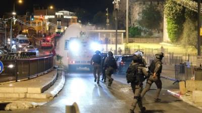 Скоординированная атака: беспорядки в Иерусалиме, обстрелы из Газы - фоторепортаж