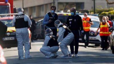 В пригороде Парижа исламист зарезал полицейскую