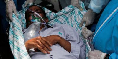 Ситуация остается критической: Индия третий день подряд обновляет рекорд по случаев заражения коронавирусом