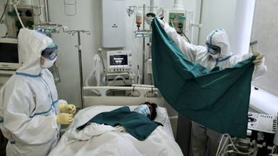 Пациенты с COVID-19 умерли в индийском госпитале из-за нехватки кислорода