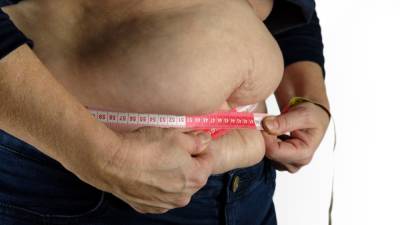 Американский врач поделилась простыми способами убрать жир на животе