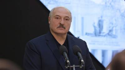 Лукашенко заявил, что подпишет декрет о переходе власти в Белоруссии