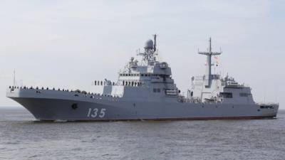 Десантный корабль "Иван Грен" Северного флота вышел на учения в Баренцево море