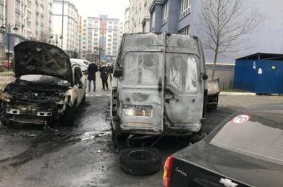 Под Киевом мужчина из ревности сжег четыре машины