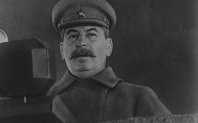 Почему Сталин отказался первым сообщать о нападении Гитлера