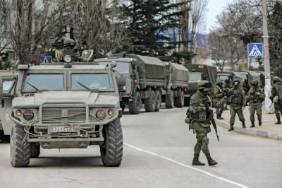 Пугают танками, как в песочнице – как крымчане реагируют на военные действия РФ на полуострове