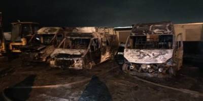 В Харькове на Солнечной сожгли три микроавтобуса семьи, которая занимается ритуальным бизнесом – видео поджога - ТЕЛЕГРАФ