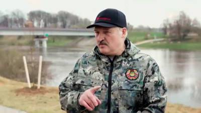 Лукашенко порассуждал о "поглощении" Белоруссии и военных базах РФ