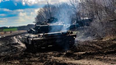 На Донбассе танкисты ВСУ провели масштабные тренировки: фото