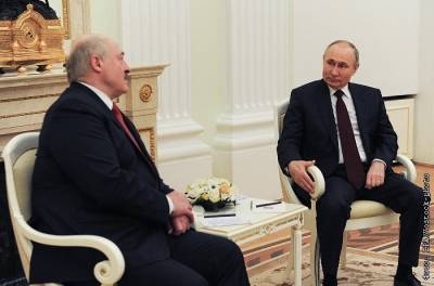 Лукашенко сообщил о договоренности с Путиным "не трясти друг друга"