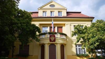 МИД Словакии назвал высылку российских дипломатов «политическим решением»