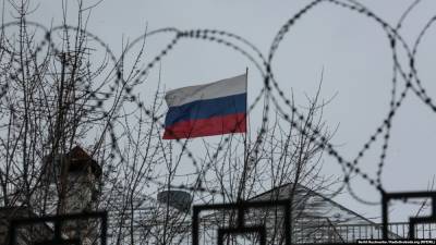 Евросоюз раскритиковал решение России внести в список "иностранных агентов" издание Meduza