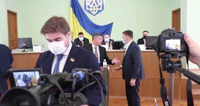 Депутаты на Украине передрались из-за флага России и переругались на русском