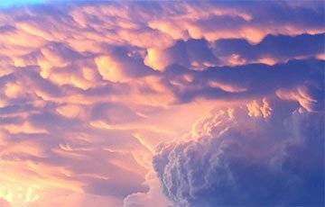 В пригороде Минска заметили мамматусы - редкий вид облаков