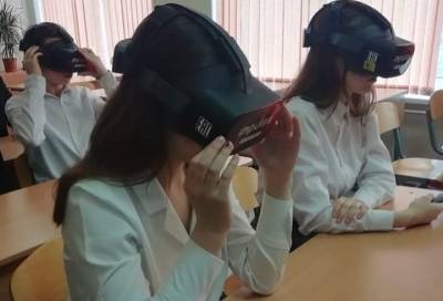 По заветам джедаев, или как VR-шлемы помогают школьникам из Тосно отвечать на вопросы учителя силой мысли