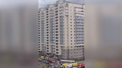 Двух девочек госпитализировали после пожара в Петербурге