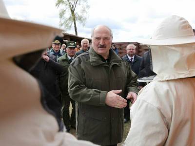 "Уничтожить кортеж. А потом добить гранатометами". Лукашенко говорит, что было три сценария "покушения" на него