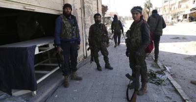 В Сирии засекли переброску сотен боевиков и пикапов с пулемётами