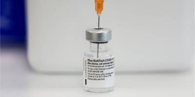 Канада заказала у Pfizer третью и четвертую дозы вакцины от COVID-19