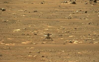 Дрон прислал первое цветное фото Марса с воздуха