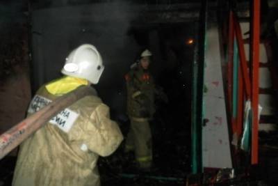 В Сысерти при пожаре погиб ребенок, еще двое пострадали