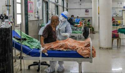 Рекордная заболеваемость коронавирусом в Индии привела к нехватке кислорода